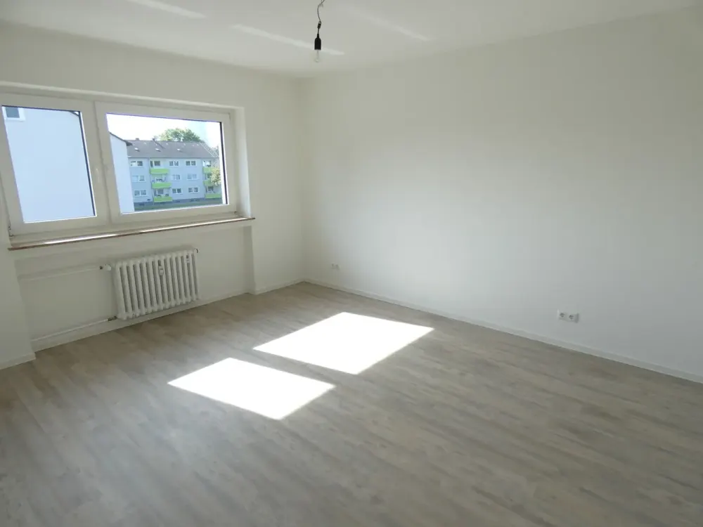 Attractive 2-Room Apartment with Balcony * currently undergoing extensive modernization *