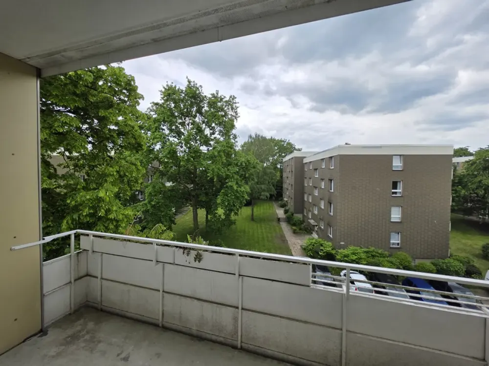 First occupancy after renovation: 4-room apartment with balcony in family-friendly location, Ruhrhöhe
