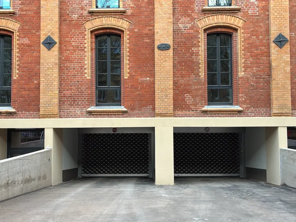3-Room Apartment in Industrial Monument with Fitted Kitchen and Parquet Flooring
