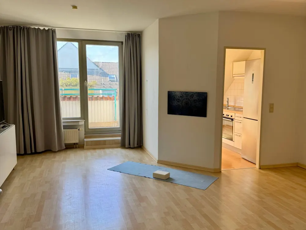 Attractive 2-room attic apartment with approx. 58 m², quiet, green and very affordable!