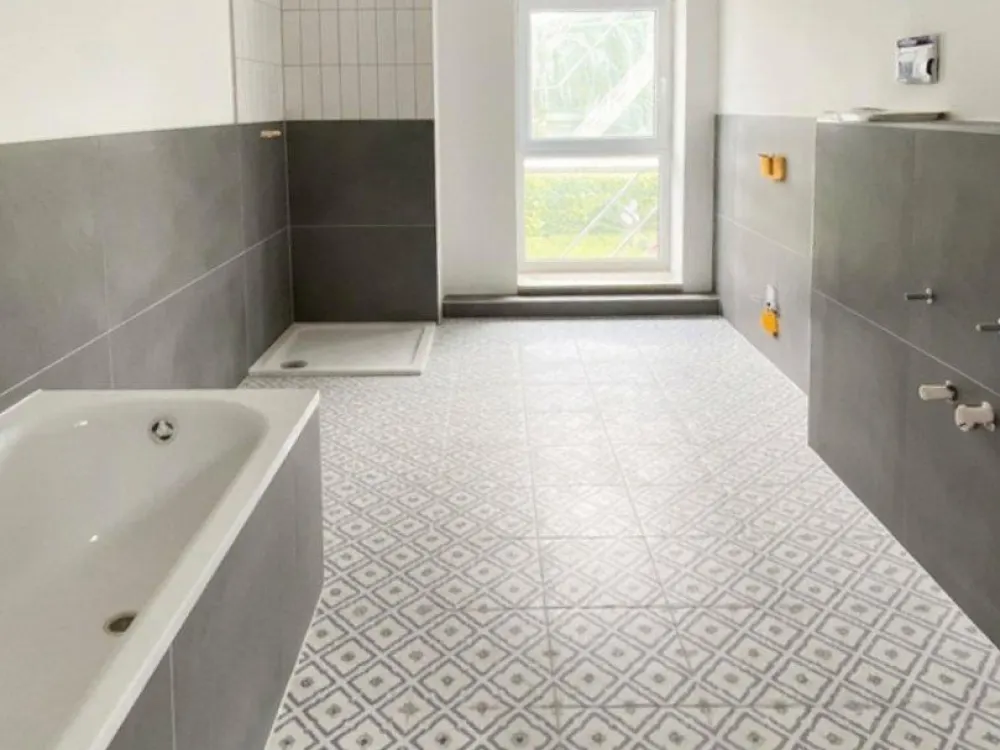 3-Room Ground Floor Apartment with 13 m² Terrace in Laubegast