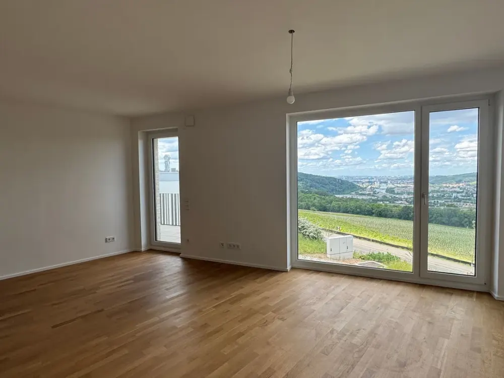 Spacious 4-Room Apartment with Panoramic View