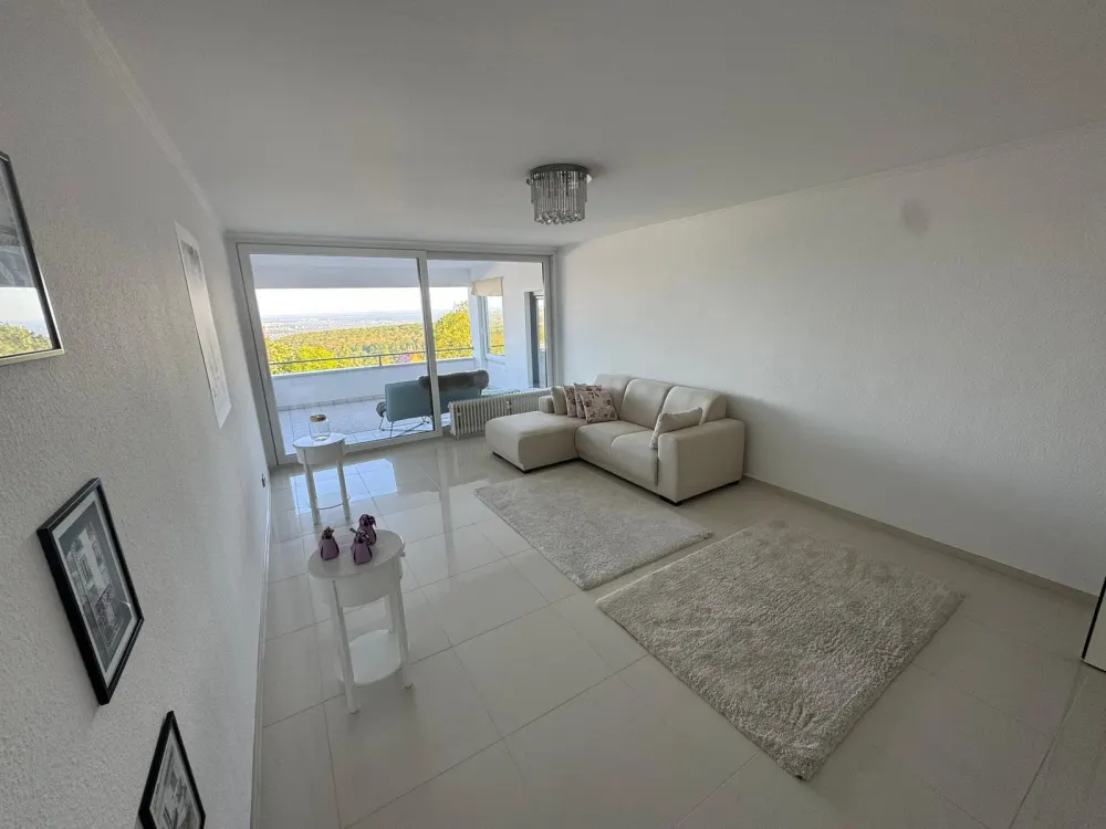 Furnished / fully furnished 3.5-room apartment with skyline view in Königstein im Taunus