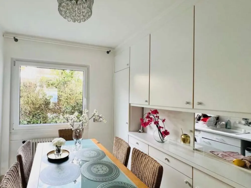 Furnished / fully furnished 3.5-room apartment with skyline view in Königstein im Taunus