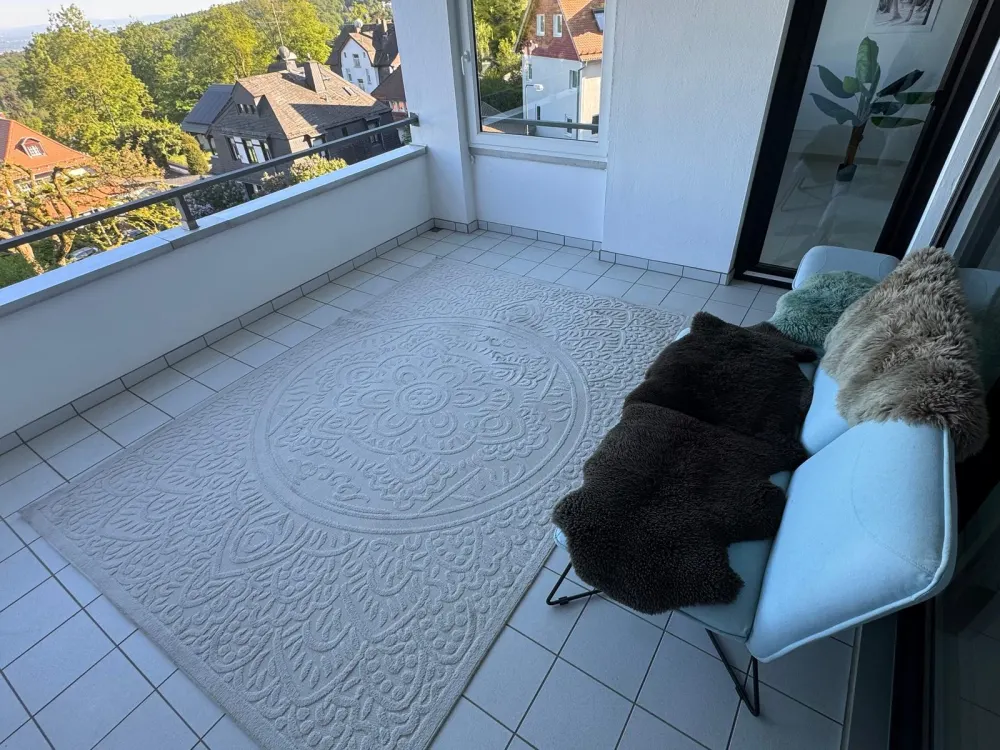 Furnished / fully furnished 3.5-room apartment with skyline view in Königstein im Taunus