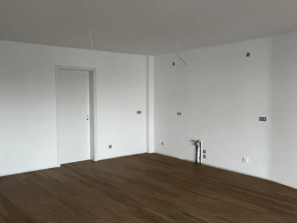 First occupancy 4-room apartment with balcony in Klein-Welzheim