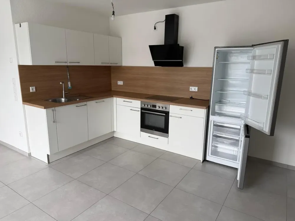 Newly Built Apartment Including Kitchen Attic