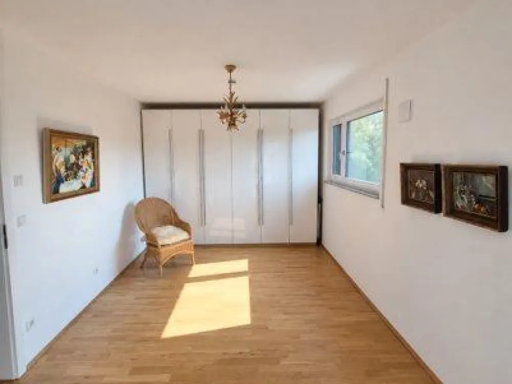 Looking for a new tenant 3-room apartment incl. underground parking from 01.10.2026
