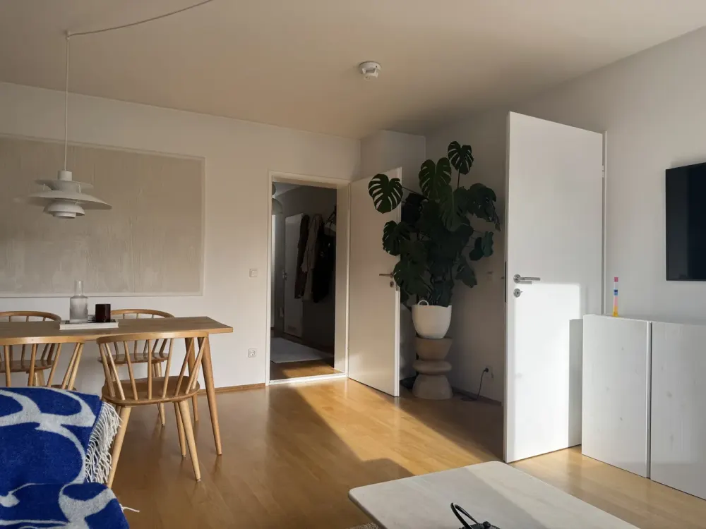 Looking for a New Tenant: 2-Room Apartment with Balcony in Schwabing