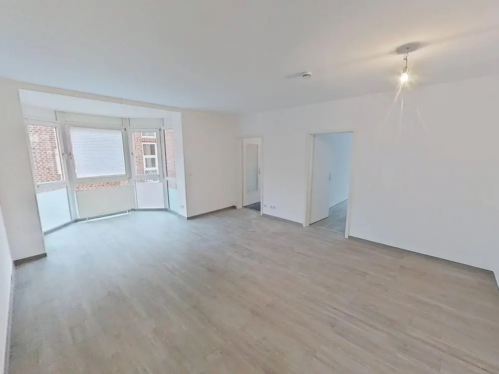 Beautiful 3-Room Apartment with Plenty of Brightness and Daylight Bathroom