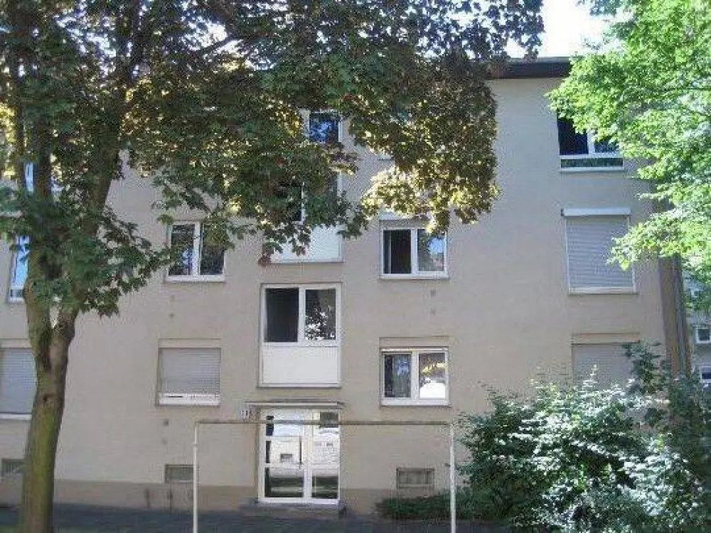 Renovated 3-Room Apartment with Balcony