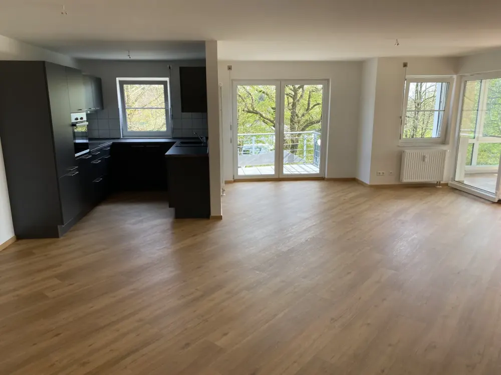 Sonnige große 3,5 Zimmer-Wohnung mit Blick ins Grüne