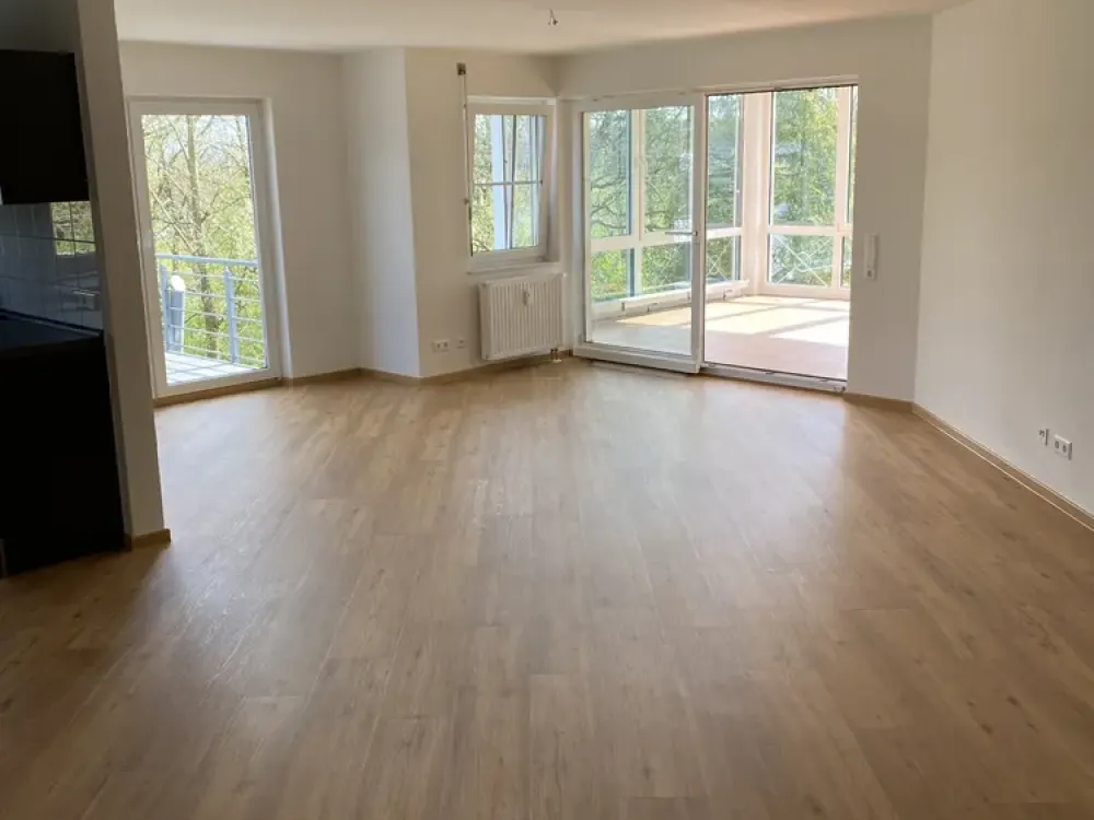 Sonnige große 3,5 Zimmer-Wohnung mit Blick ins Grüne