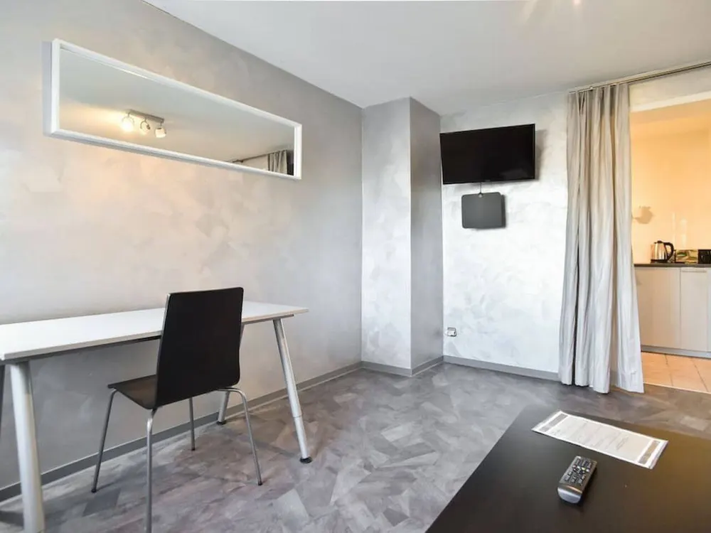 Fully Furnished and Equipped 2-Room Apartment in Prime Location with Balcony
