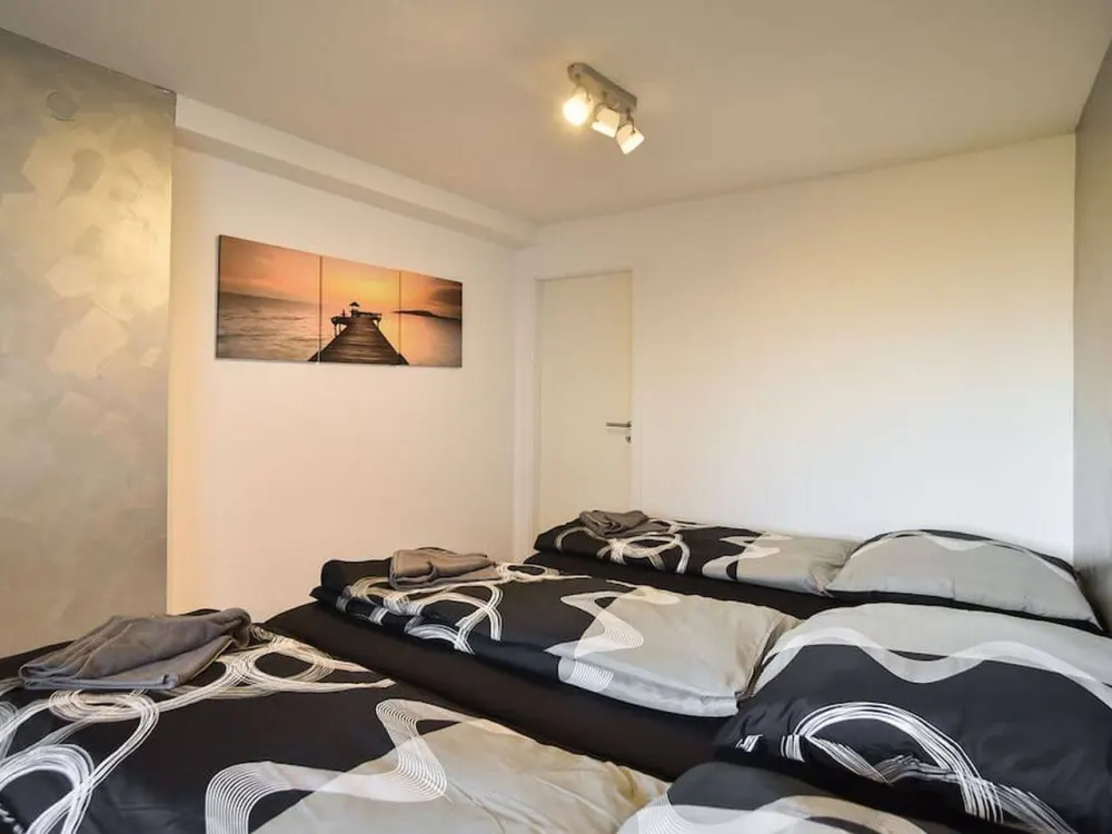 Fully Furnished and Equipped 2-Room Apartment in Prime Location with Balcony