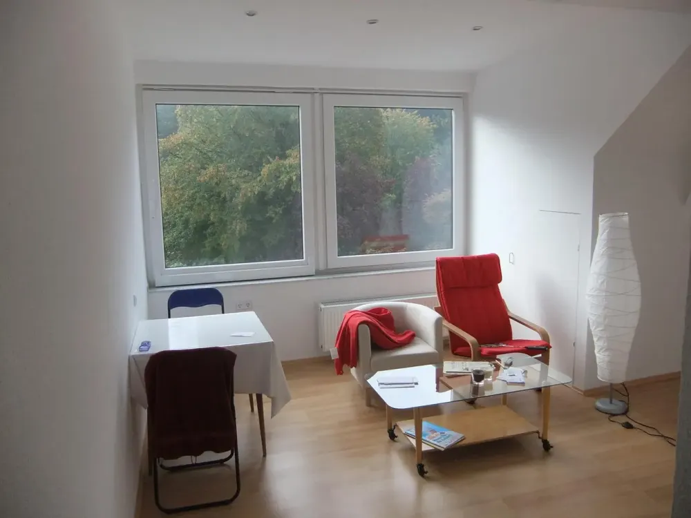 DO-Brechten, directly by the forest, approx. 40sqm attic, 2-room studio, balcony-effect windows, only for single person