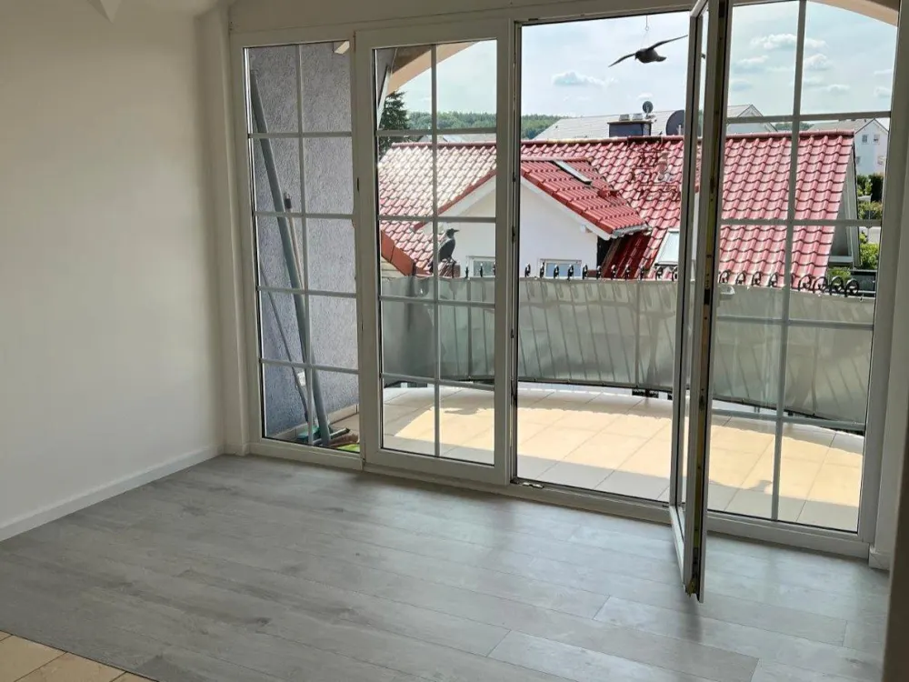 Bright 3-Room Attic Apartment with 2 Balconies & Fitted Kitchen