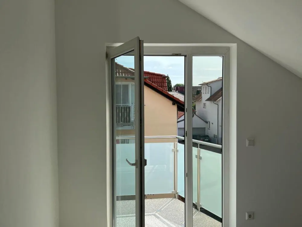 Bright 3-Room Attic Apartment with 2 Balconies & Fitted Kitchen