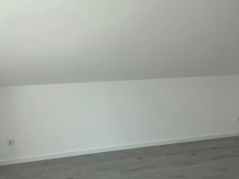 Bright 3-Room Attic Apartment with 2 Balconies & Fitted Kitchen