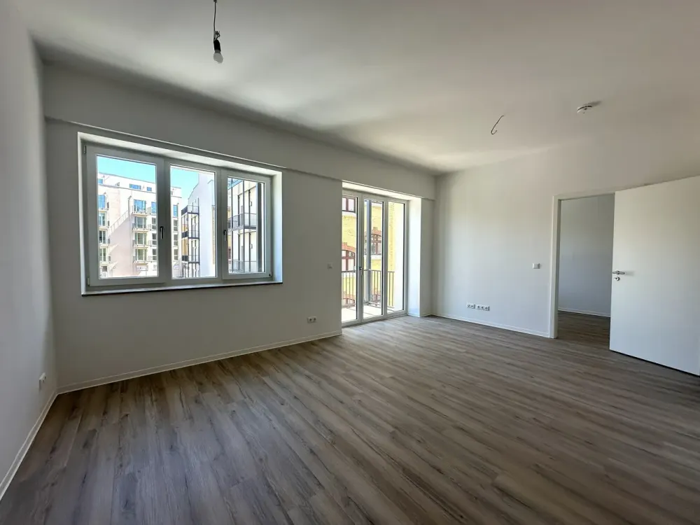 2 Rooms | Balcony | Renovated Old Building, Living in Zentrum-Ost | Optional with Fitted Kitchen