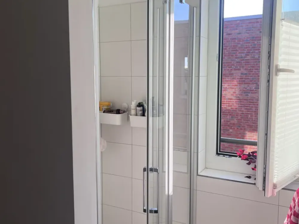 Leben am Wasser in extravaganter Lage 4-Zimmer-Wohnung