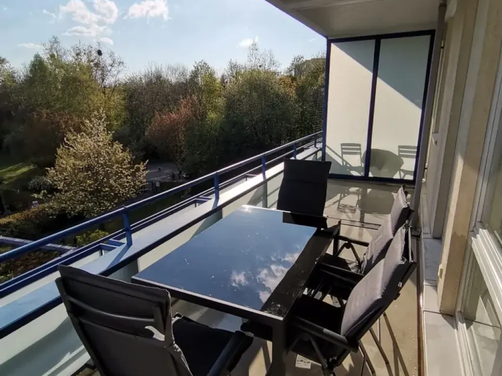 Furnished, light-filled sun apartment; 1-room apartment with 15 sqm south-facing balcony, kitchen, bathroom