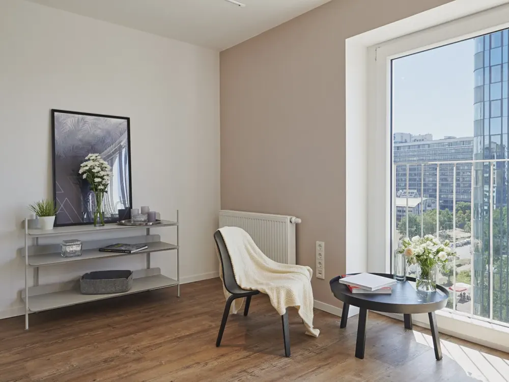 Furnished, bright 2-room apartment with 2 separate bedrooms (suitable for shared living)