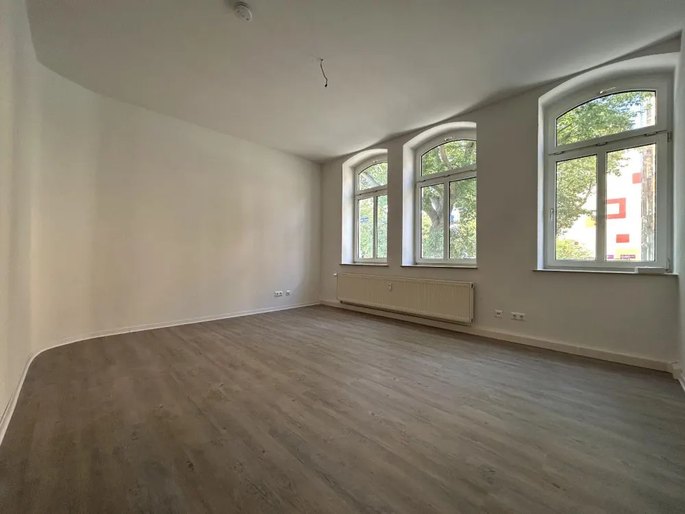 5-room apartment with 128 m² living space and freshly renovated in Erfurt