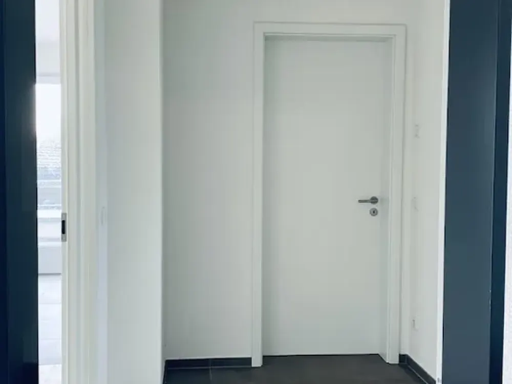 Modern, very bright penthouse apartment in the old Südstadt