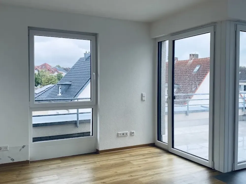 Modern, very bright penthouse apartment in the old Südstadt