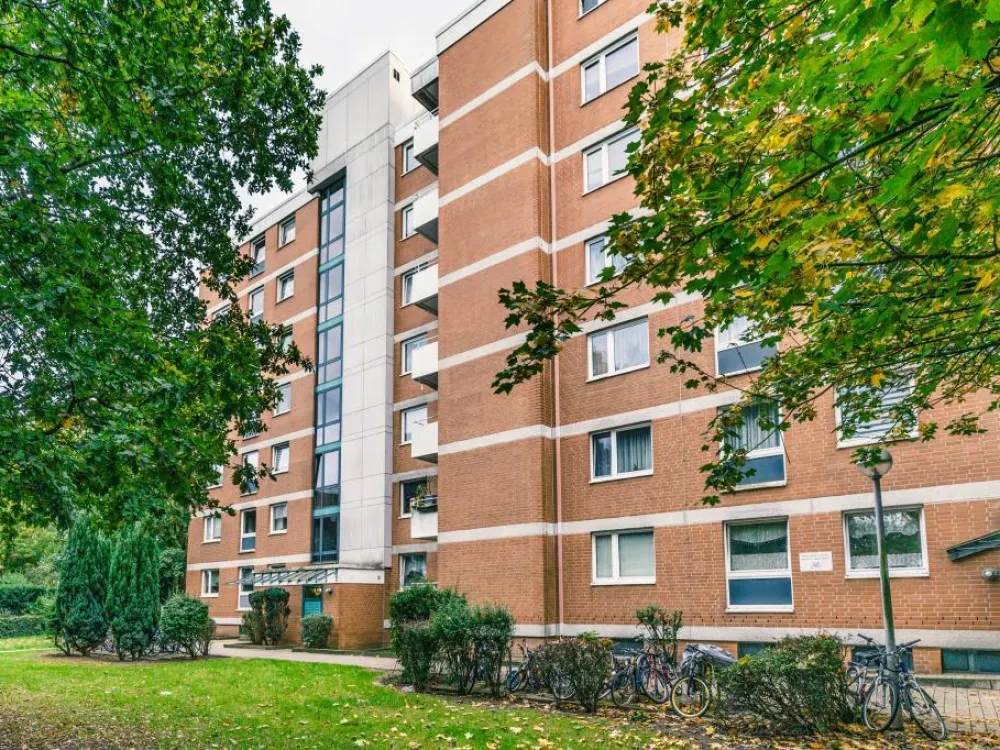 WBS Required: Renovated 3-Room Apartment in Langenhagen - with New Bathroom -