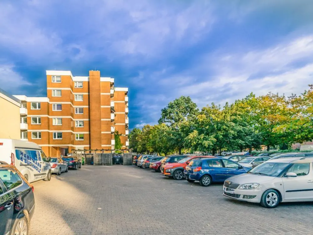 WBS Required: Renovated 3-Room Apartment in Langenhagen - with New Bathroom -