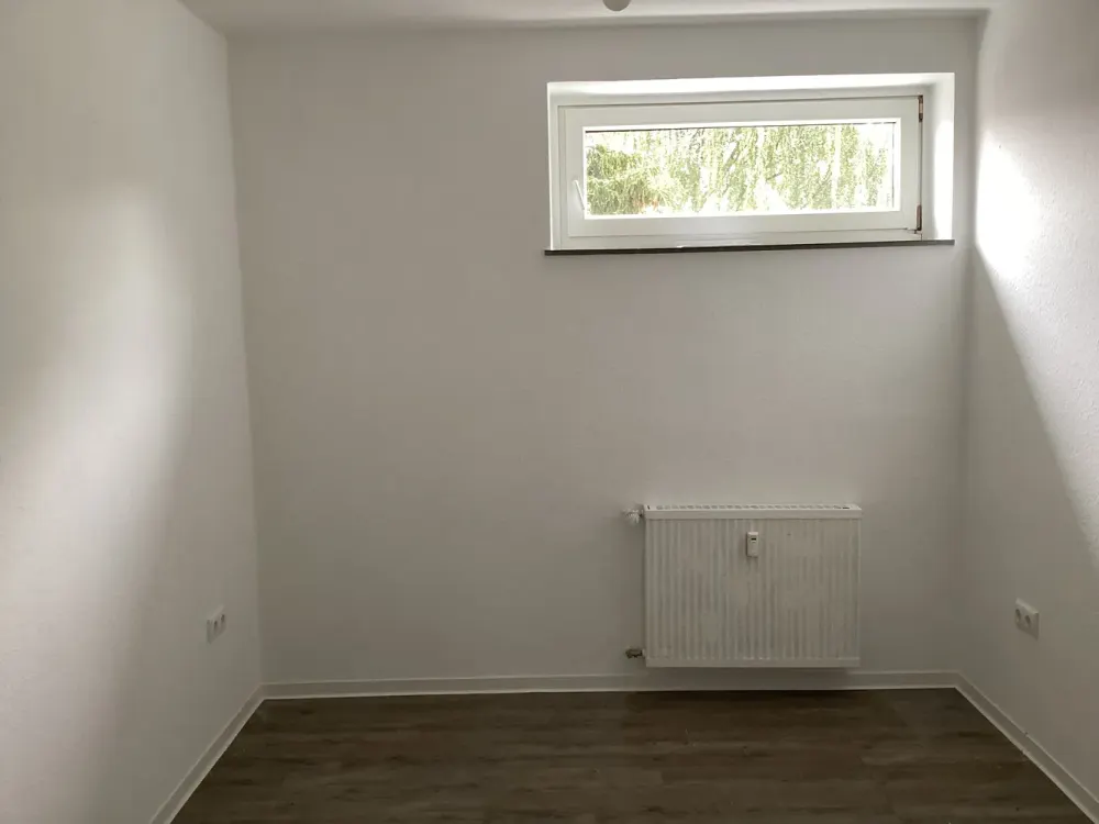 Freshly renovated 3.5-room apartment with approx. 78 m² and 2 balconies, immediately available