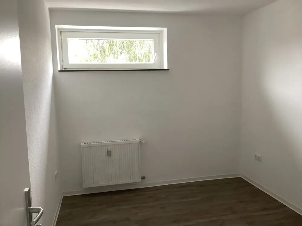 Freshly renovated 3.5-room apartment with approx. 78 m² and 2 balconies, immediately available