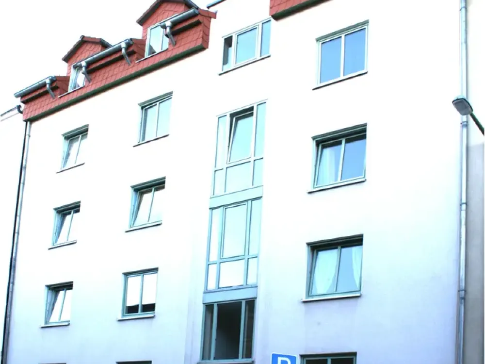 Quiet 3-Room Apartment with Balcony and Built-in Kitchen in Kassel