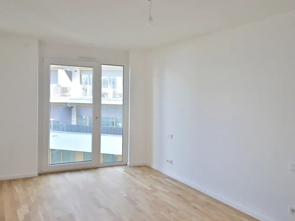 In the Middle of It All Yet Quiet, 3-Room Apartment in Prime Location