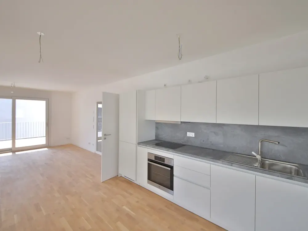 In the Middle of It All Yet Quiet, 3-Room Apartment in Prime Location