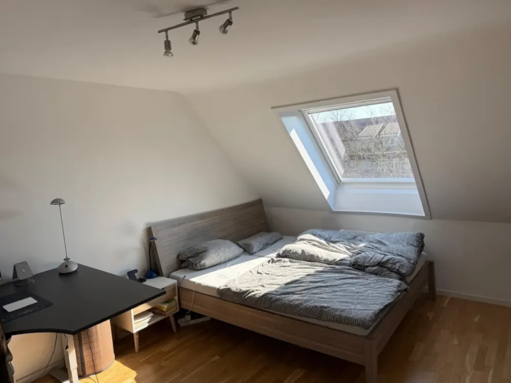 Your half apartment in a central location: Room in 2-person shared flat with south-facing balcony