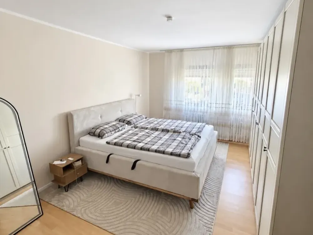 Spacious 5-Room Ground Floor Apartment with Large Terrace & Parking Space in Blankenloch
