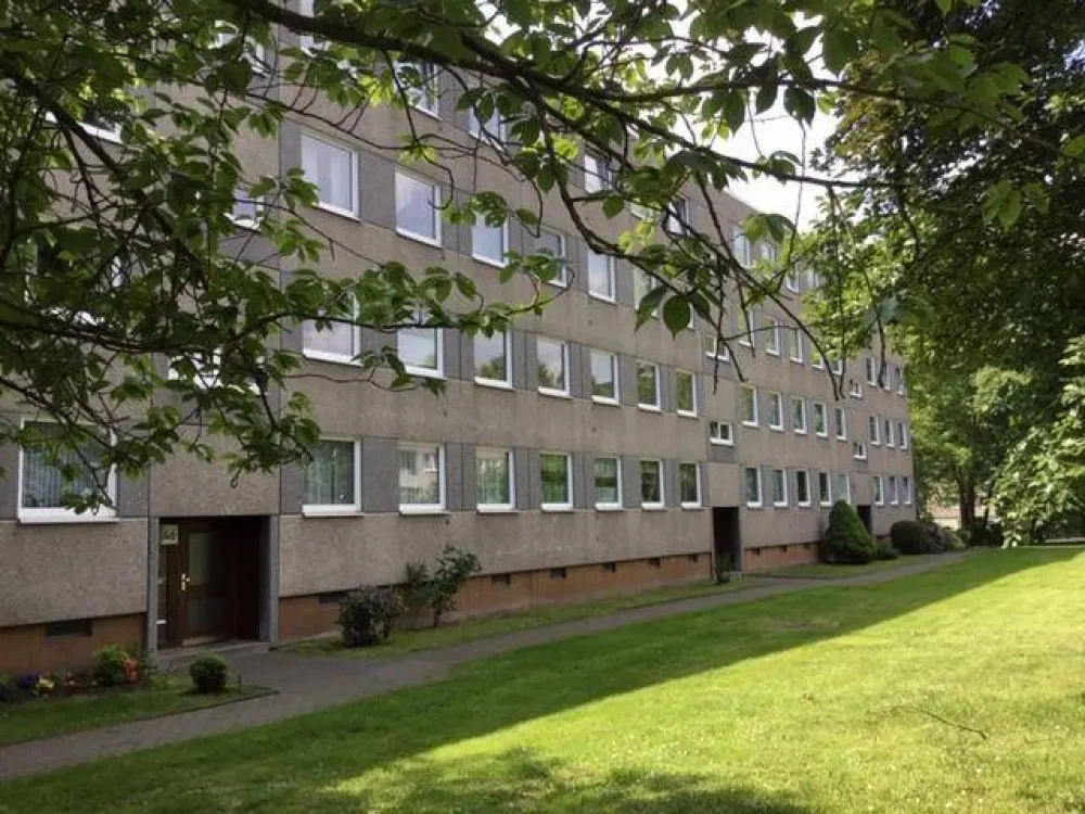 Individuelle 3-Zimmer-Wohnung mit Einbauküche in grüner Wohnlage