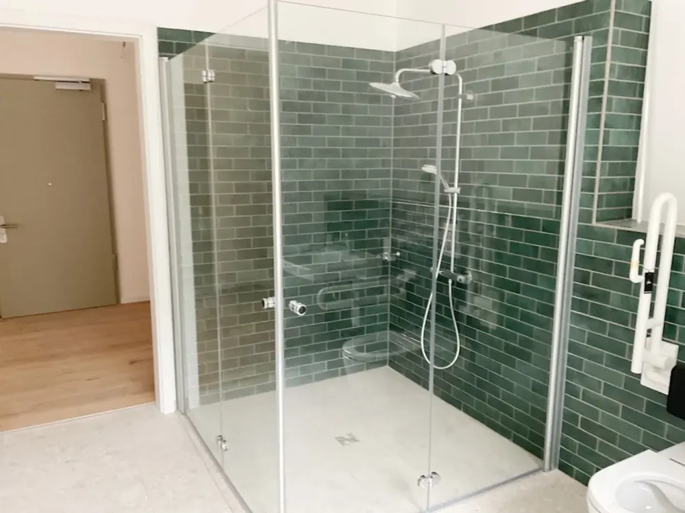 Barrier-free Apartment with Terrace, Stylish & Comfortable Living, Fitted Kitchen, Daylight Bathroom