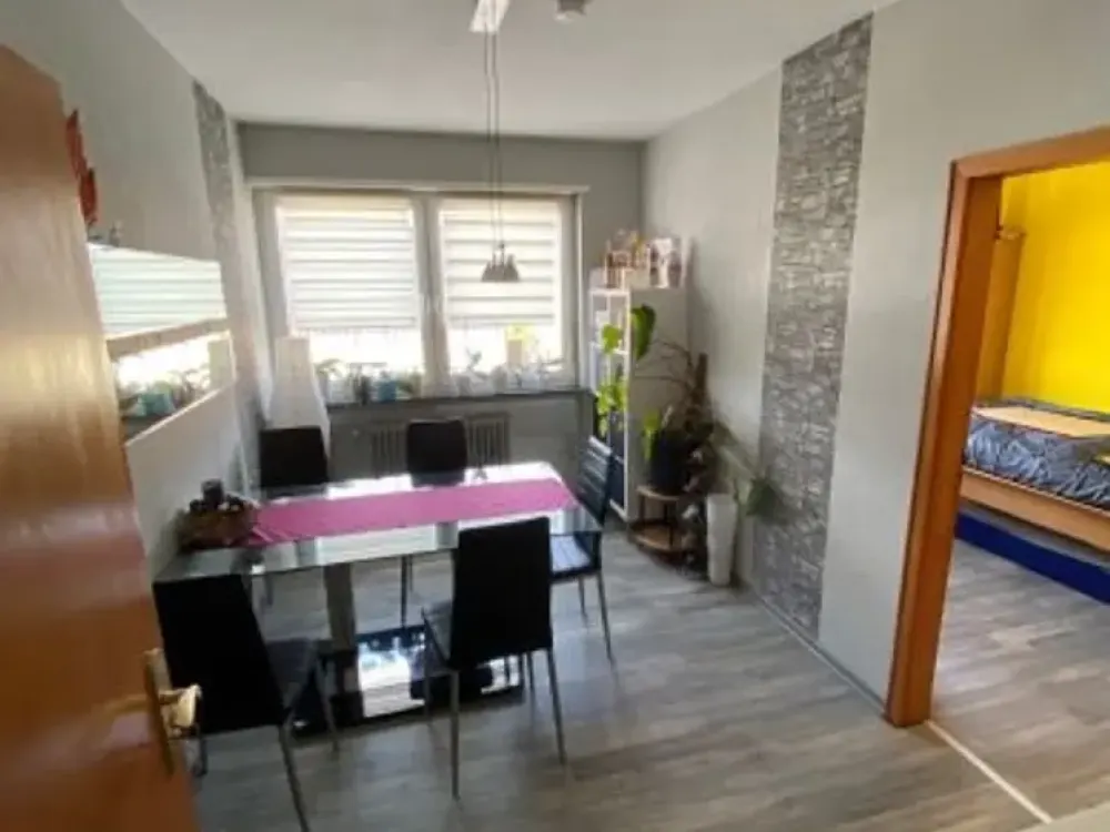 Plenty of Space for Your Ideas: Renovated 4-Room Apartment in Saarbrücken
