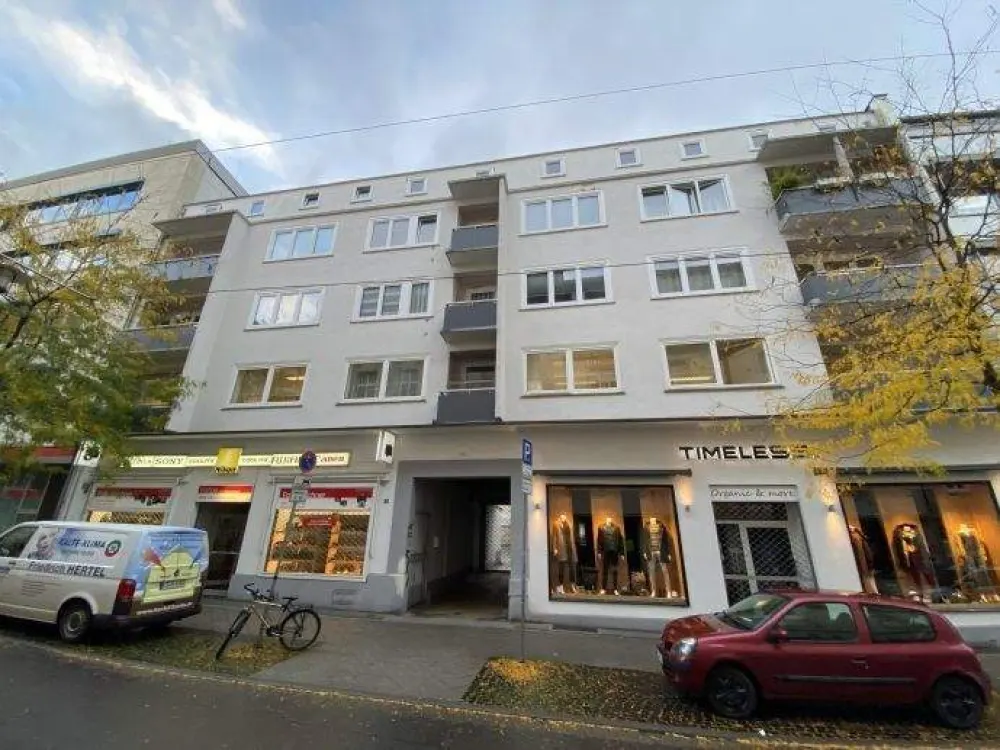 Attractive 2-Room Apartment with Balcony, Direct City Centre Location