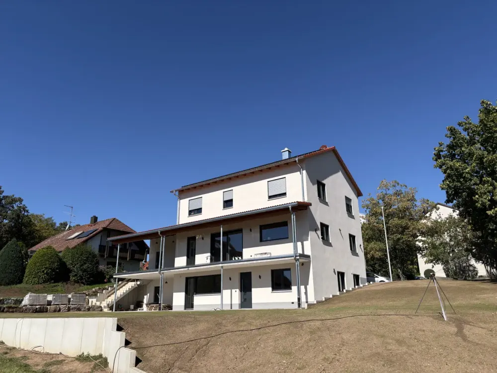 First occupancy in Frauenaurach: 3-room apartment with covered terrace