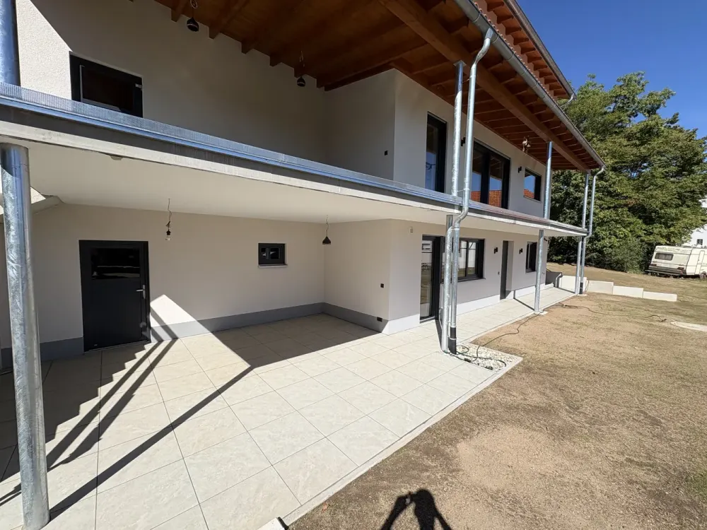 First occupancy in Frauenaurach: 3-room apartment with covered terrace