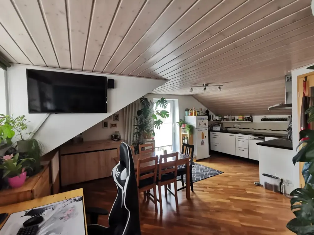 Ottobeuren: Schnuckelige 2-Zimmer-Wohnung im Dachgeschoß!
