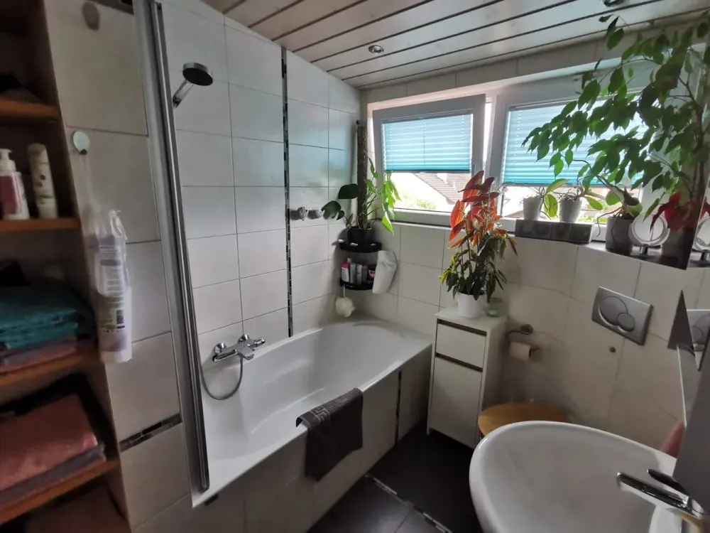 Ottobeuren: Schnuckelige 2-Zimmer-Wohnung im Dachgeschoß!