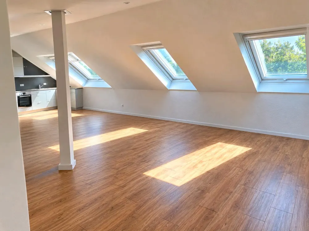 Attic Apartment 3 Rooms Very Centrally Located.