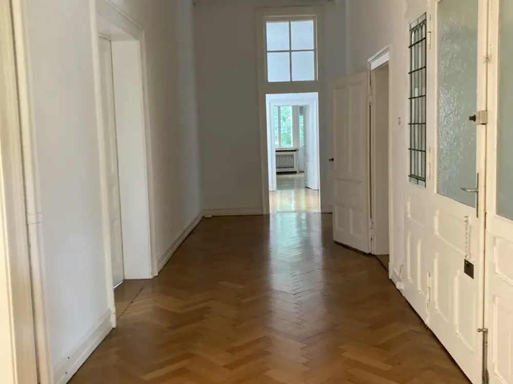7-Room Apartment for Rent