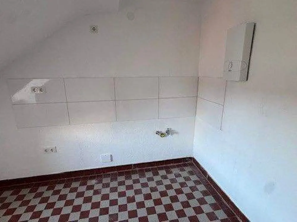 3 ZKB, renoviert, frei, 4.OG Kaiserstr. 6 66111 Saarbrücken